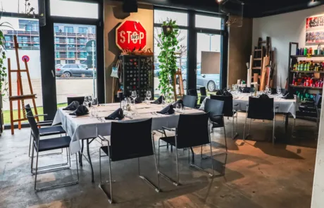 Heimat • Gedeckte Tische für Feier im Atelier Heimat