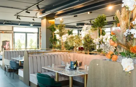 Heimat • Modern gedeckte Tische im Restaurant Heimat Euskirchen