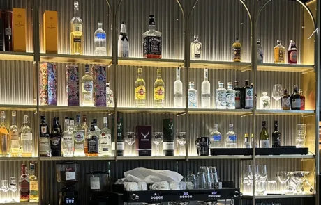 Heimat Getränkekarte • Bar mit Spirituosen im Restaurant Heimat